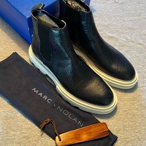 *New in Box* Dax Navy Leather Chelsea Boots